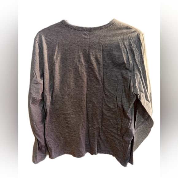 authentic, officially licensed Gap x Warner Bros. Elf movie shirt - Picture 5 of 9